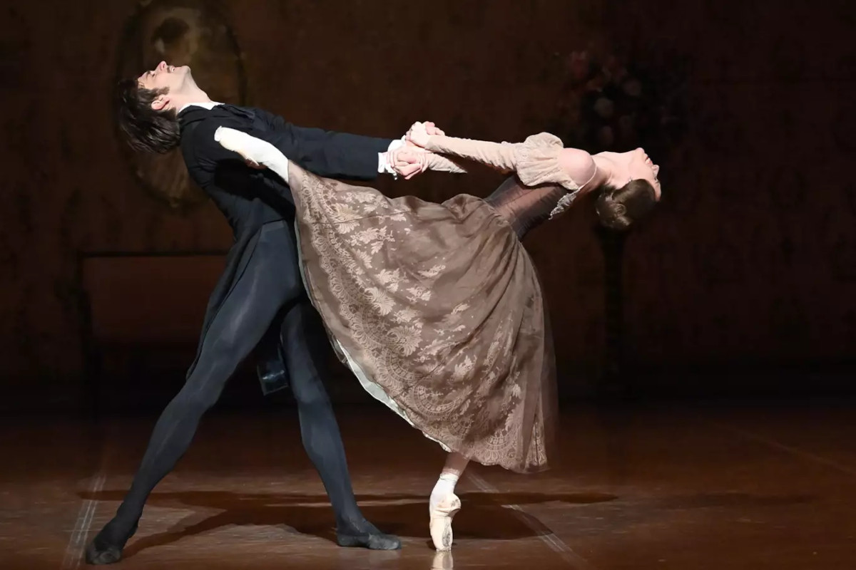 Das Stuttgarter Ballett - Damen-Kostüme für "Eugen Onegin" (Choreografie und Regie: John Cranko, Kostüme: Jürgen Rose), Bild (c) Roman Novitzky / Stuttgarter Ballett