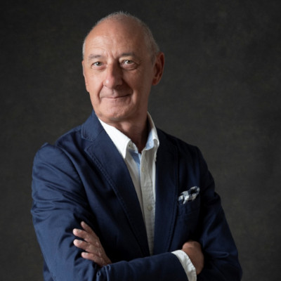 Bild zeigt CEO Mag. Wolfgang Hülbig